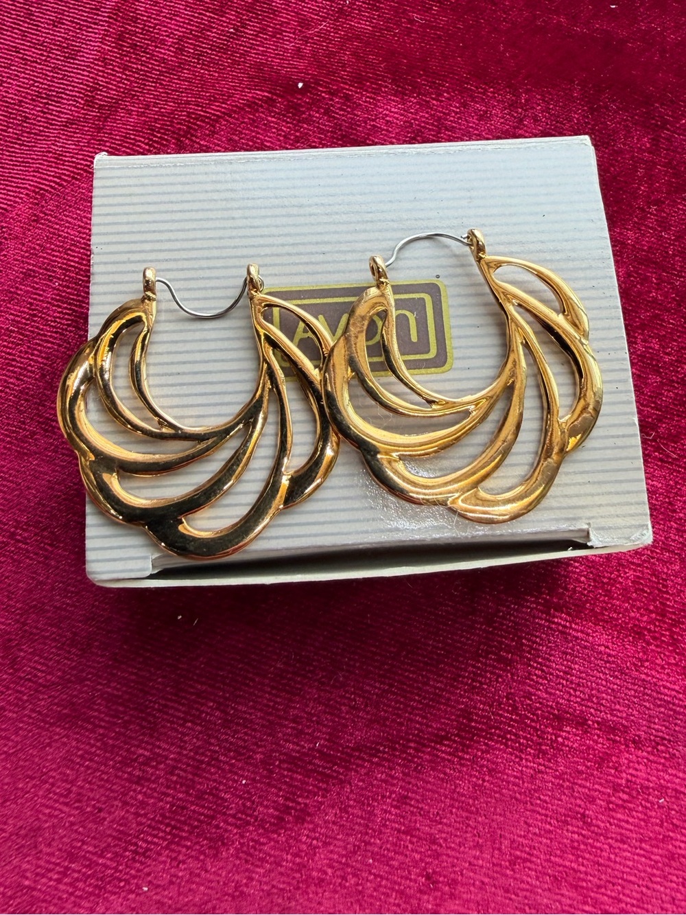 Vintage Avon Sweeping Swirl Hoop Pierced Earrings